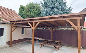 Otthon Apartman